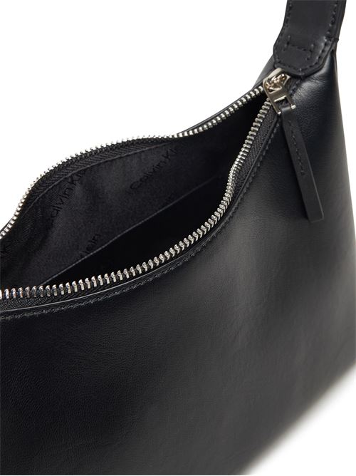 HARDWARE STRAP MEDIUM CROSSBODY CALVIN KLEIN | K60K613028/BEH